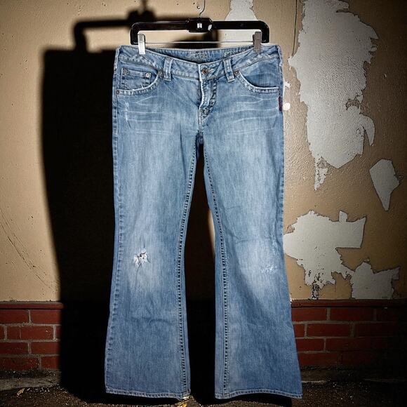 Silver Jeans Women's 33 Light Wash Pioneer Bootcut Flare Jeans Distressed Y2K - Picture 1 of 10